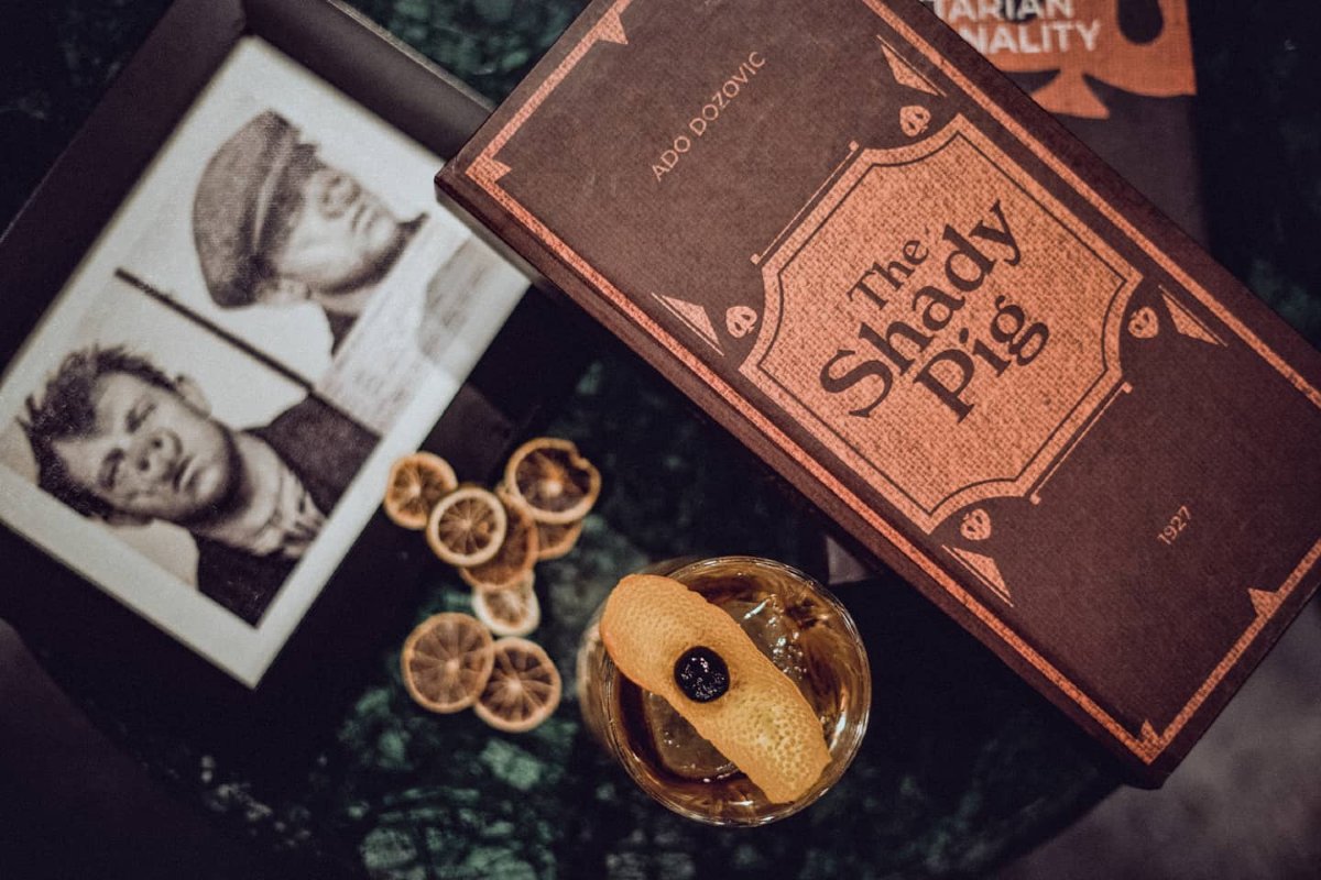 The Shady Pig 1200