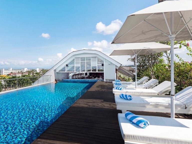 jambuluwuk pool 768