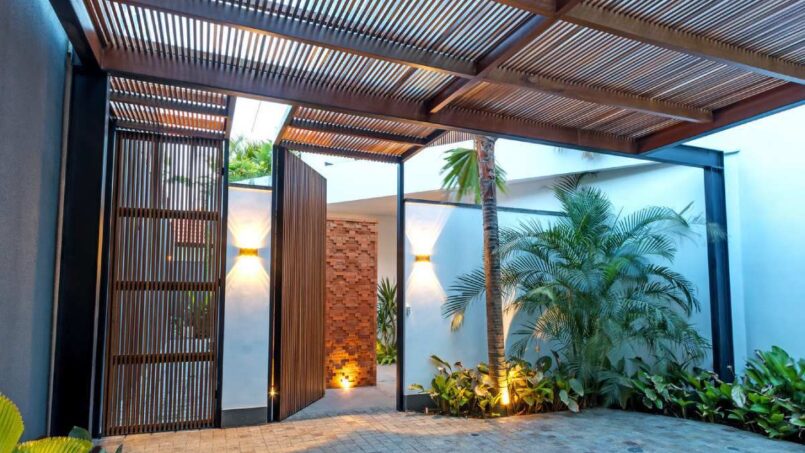 Villa Castil di Udara entrance 805x453 1